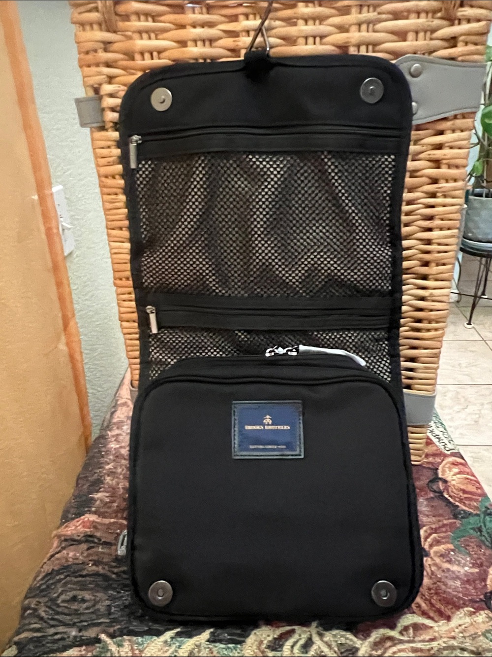 Brooks Brothers Black Hanging Toiletry Organizer with Mesh Compartments